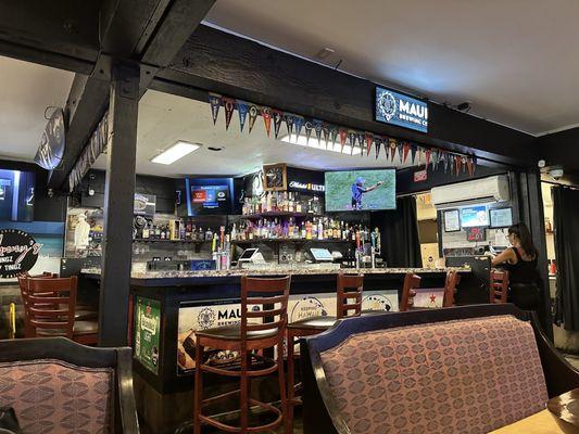 Johnny's Wingz N Tingz