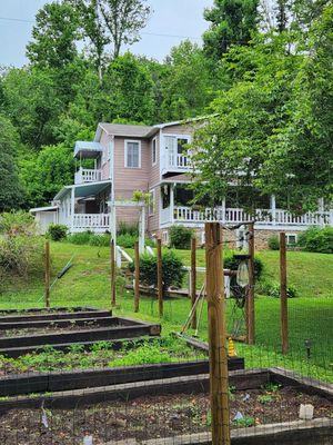 Folkestone Inn Bed and Breakfast