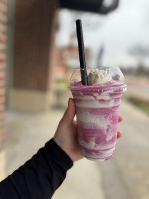 Pomegranate smoothie with homemade fresh cream