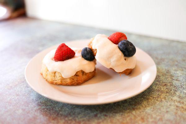 Vegan Mini Cakes (Lemon Berry)