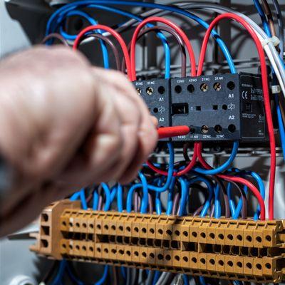 SmarTech Electrician