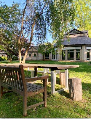 Outdoor Reflection Space