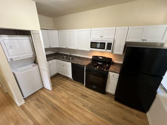 "I Love My Kitchen!"
Best Unit in Bridgeport