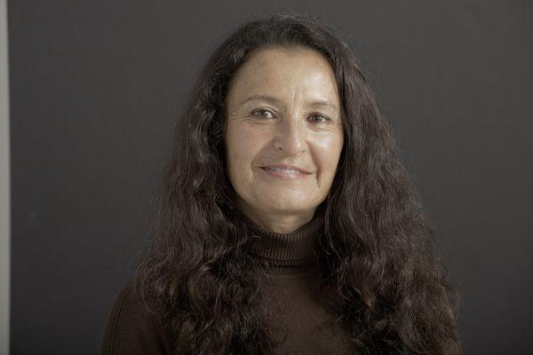 Renée, offering Ayurvedic consultations, bodywork, and meditation support.