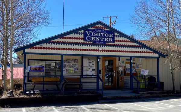 CUTE PLACE between Treeline and the Mining Museum. Very knowledgeable local insights!