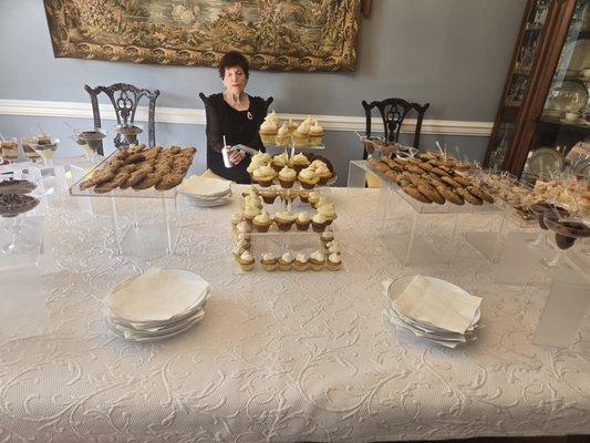 M&E Cake DeZigns and Catering