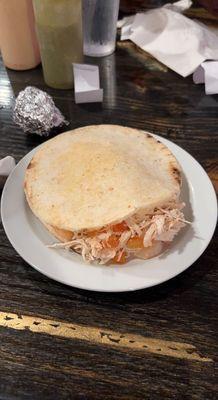 Arepa Polly y Camarones