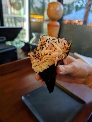 Crab handroll