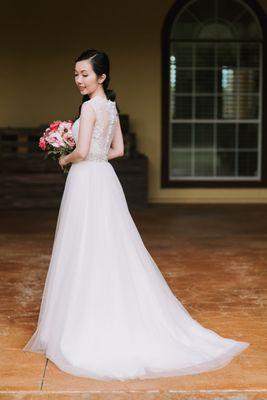 Nancy made sure that my dress was very fitted. She really hates any wrinkling of the fabric, :)