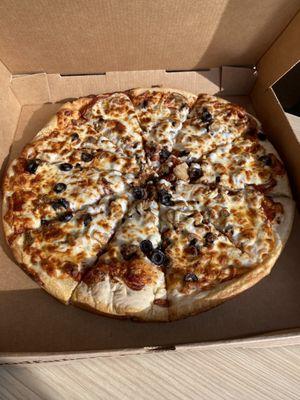 Large Classic Combo without onions on Golden crust