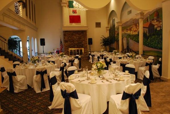 Linens were provided in the package deal, you get to choose colors. Ours were white and navy.
