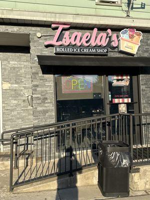 Isaela Rolled Ice Cream Shop