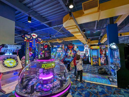 Round1 Bowling & Arcade - Glendale