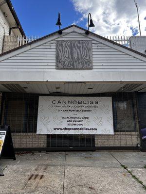 21+ residents & non residents can now certify in the district for a legal medical card & purchase immediately - ask us how!!!