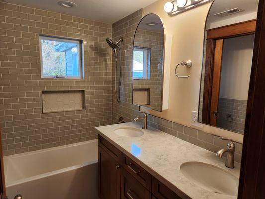 Valencia Construction & Remodeling