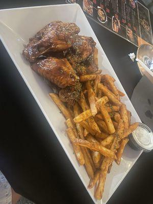 Honey jerk wings and fries