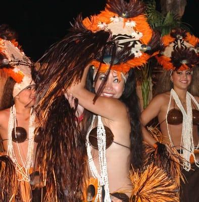 The dancers costumes are so beautiful