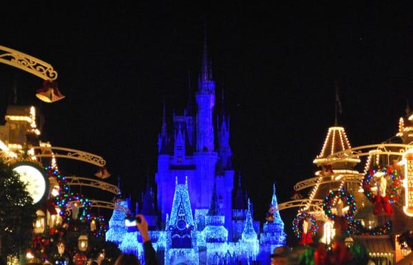 A Frozen Holiday Wish