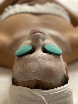 ENZYME PEEL EXFOLIATING MASK!  Dissolves the surface layer of keratinized skin w/the gentle resurfacing properties of papain & bromelain.