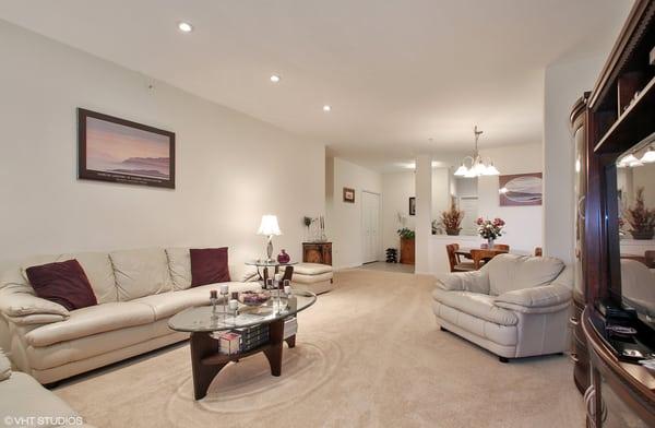 Lincoln Ave.--spacious family room.