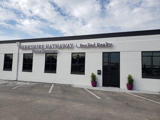 Welcome to our Newton office! We are excited to help you on your home selling/buying journey!