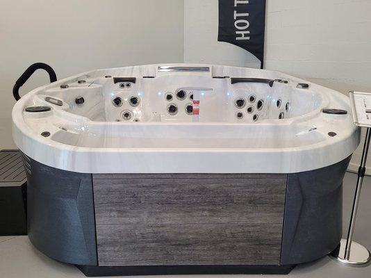 Motor City Hot Tubs & Outdoor Living