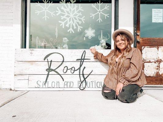 Hello! Everyone my name is Katie! I'm a salon manager at Roots and I would love to have you in my chair!