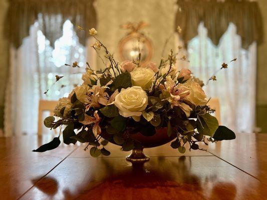 Traditional centerpiece