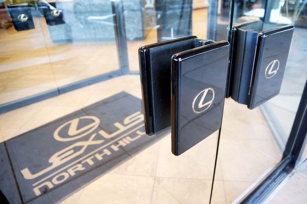 Lexus of North Hills