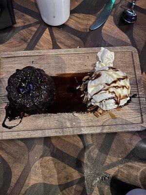 Lava Cake with ice cream