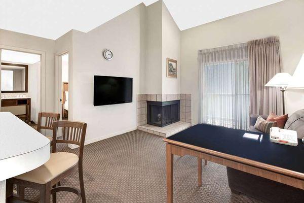Hawthorn Suites By Wyndham Arlington