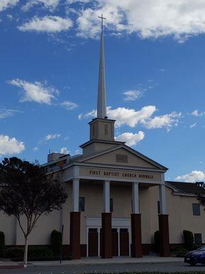 The front entrance of the church on San Antonio Drive