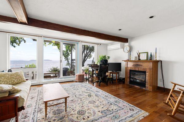 Family room in Hough's Neck overlooking Hingham Bay