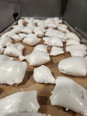 Big Hunk. If you like Bit O Honey, you'll LOVE Big Hunk