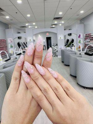 Deluxe Nails