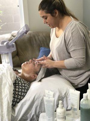 I hosted a spa and essential oils party and Jessica with Ascension came and provided Mini facials for all my guests! She does a great job.