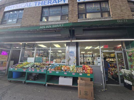 Grocery Store with flower shop inside/outside Market