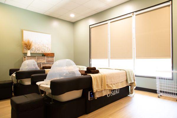 Couples head spa room