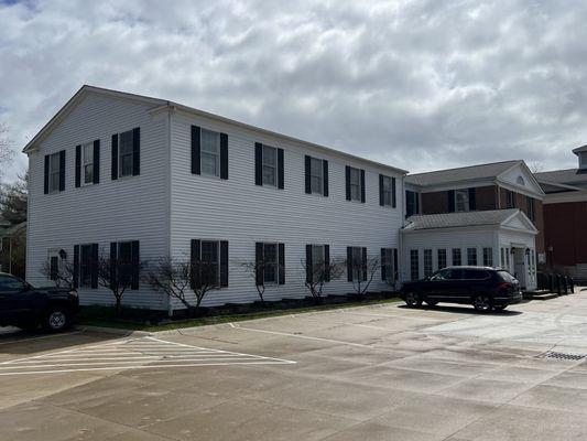 Easy to find office with plenty of free parking