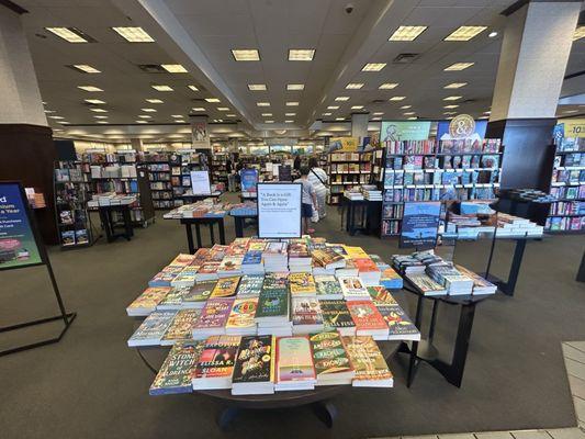 Barnes & Noble