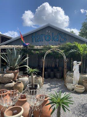 Harold's Indoor & Outdoor Plants