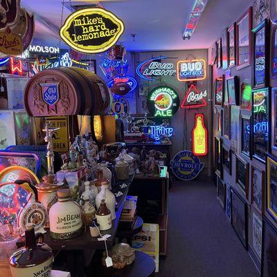 Woodstock Antiques & Consignment