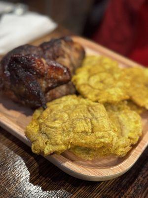1/4 Pollo (Pecho) Tostones