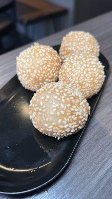Sesame balls with some sweet filling from Chef's Ramen Combo - IG@BlackTigerEats