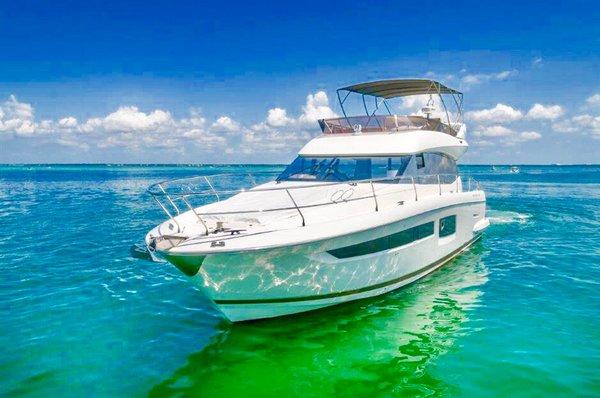 Yacht Sales 40' to 160'