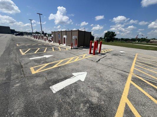 Two wide Pull-Thru" lanes with 250kw chargers!