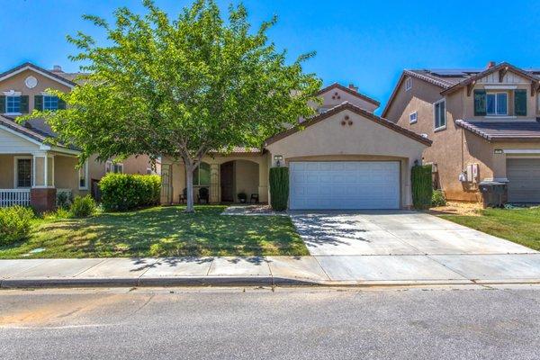 Beaumont California listed at $355K: 4BD 2.5 BA