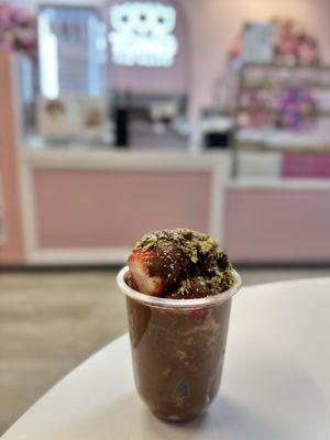 2/23/25 Dubai chocolate covered strawberries