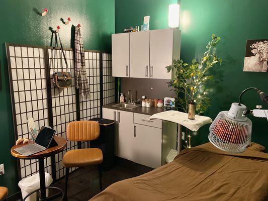 Acupuncture By Olivia K