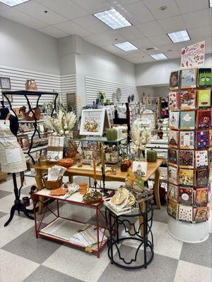 Great selection of cards, handbags, toys, puzzles and home decor! I can ALWAYS find the perfect gift for any occasion!